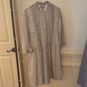 Tuckernuck Taupe and White fawn print Royal Short Dress. Medium. NWT